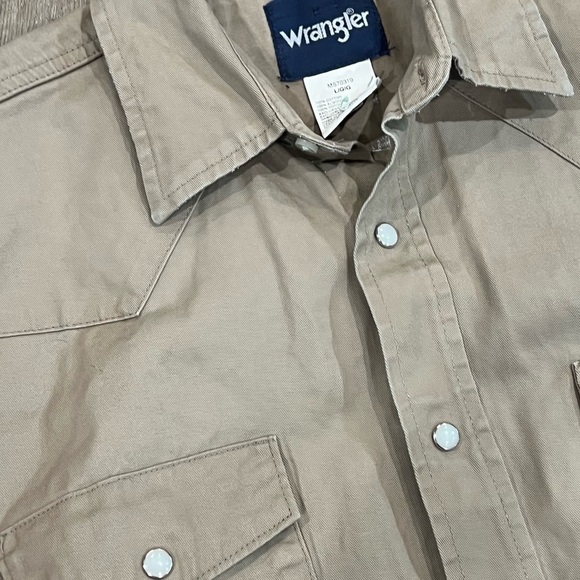 Men’s Vintage VTG Wrangler Pearl Snap Buttons Tan Brown Shirt Jacket Starched - Picture 4 of 9